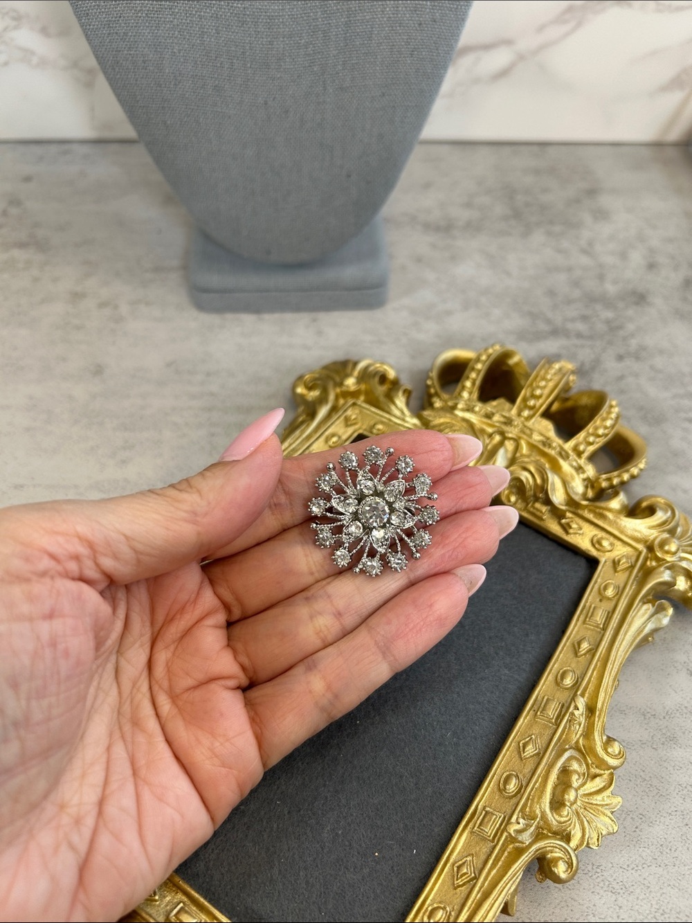 Sparkling Rhinestone Floral Burst Brooch - Silver Tone